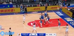 連續(xù)吃癟！克里斯先是籃下被李炎哲大帽&又被李炎哲生斷